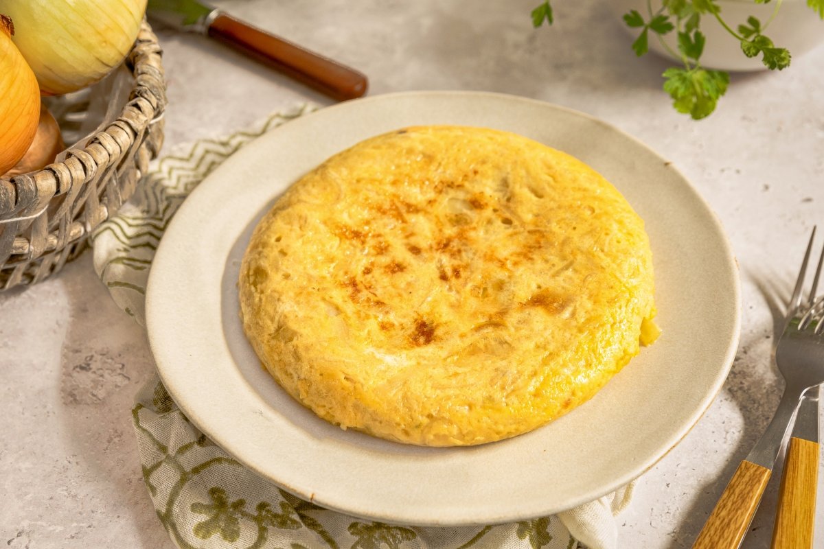 Tortilla de cebolla entera