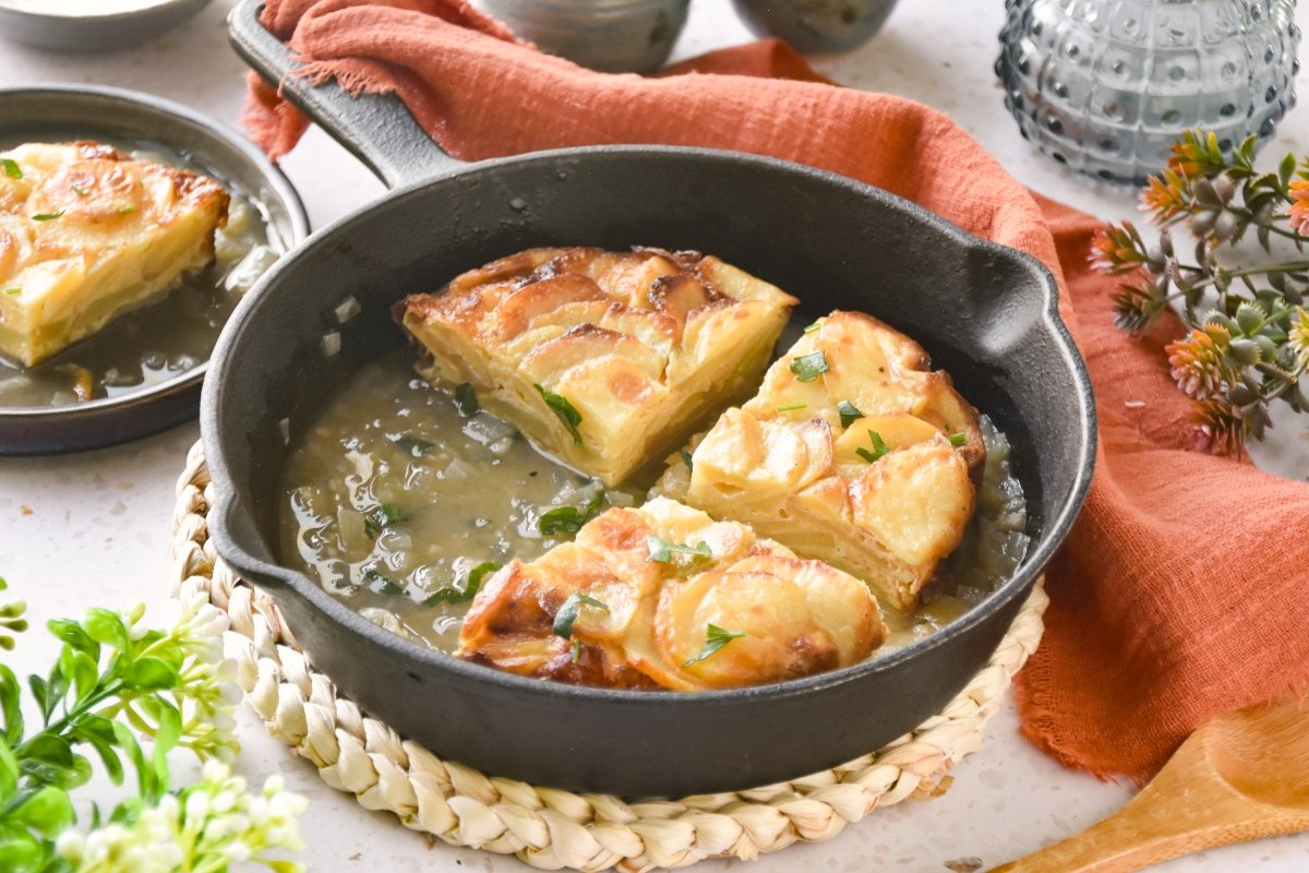 Tortilla guisada en salsa