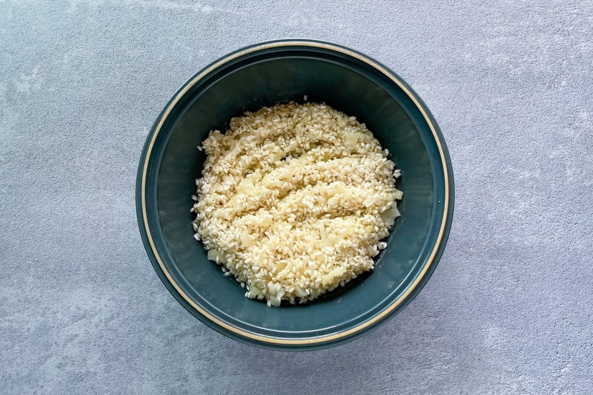 Tostado de arroz para elaborar croquetas