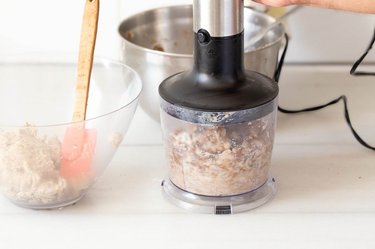 Trituramos hasta tener una pasta fina