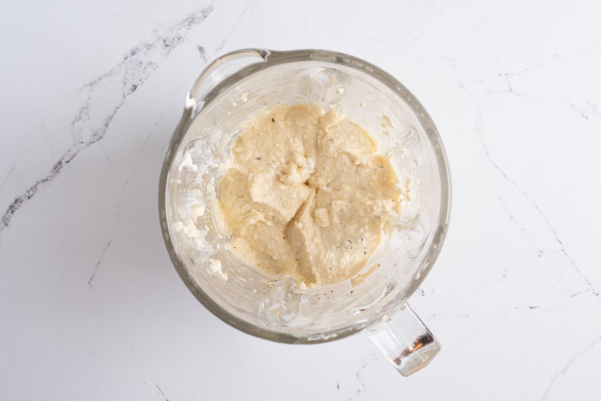 Trituramos la base de la pizza keto