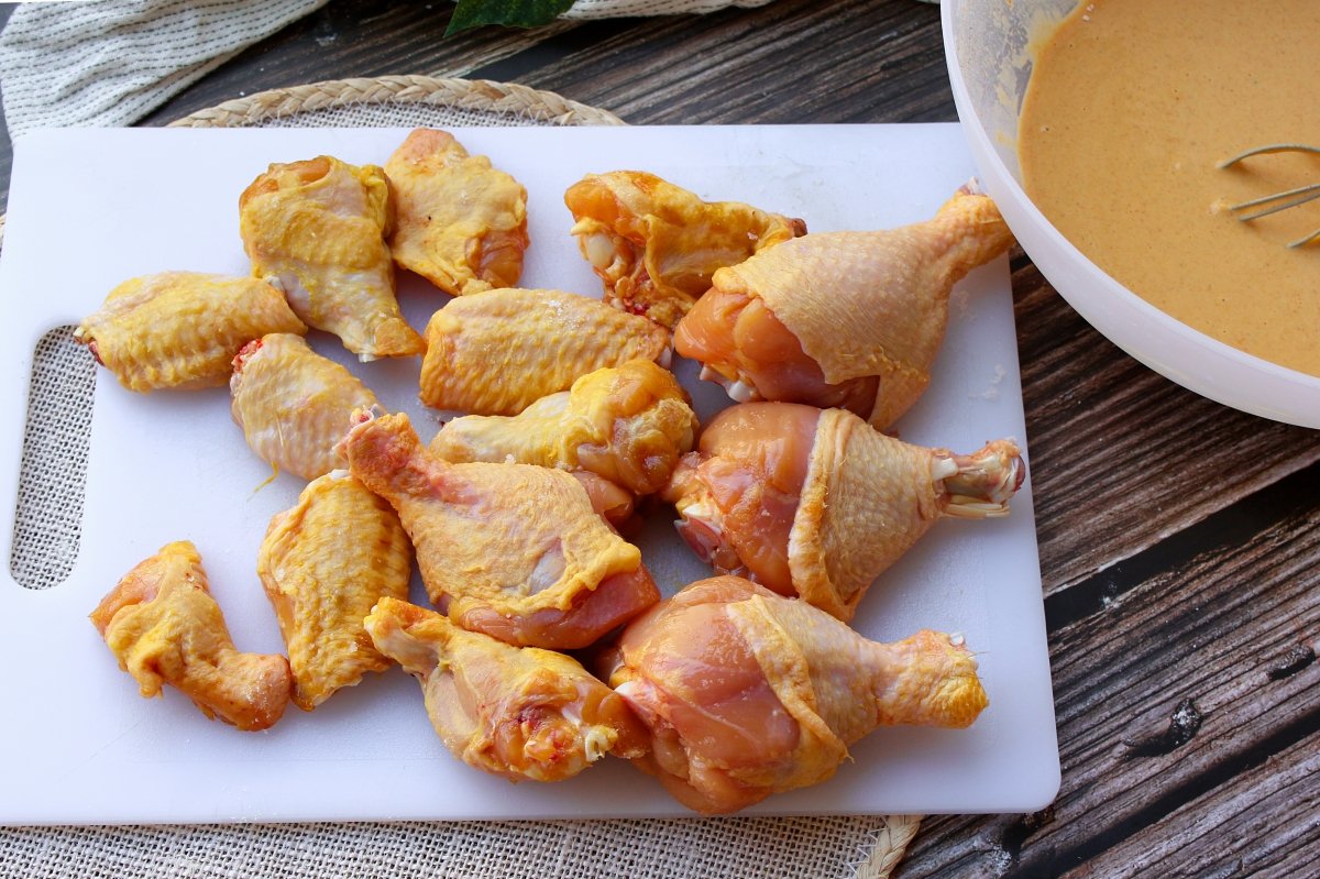 Pollo frito crujiente, receta fácil para lograrlo extra crujiente