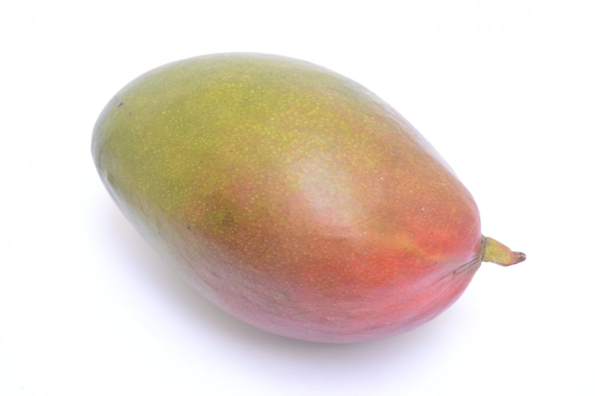 Un mango visto en detalle con sus distintos matices de color