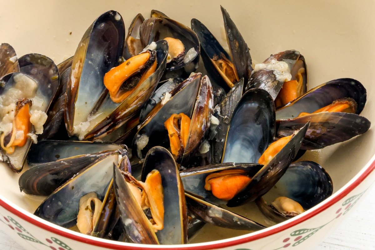 Un plato de mejillones distintos a las clóchinas