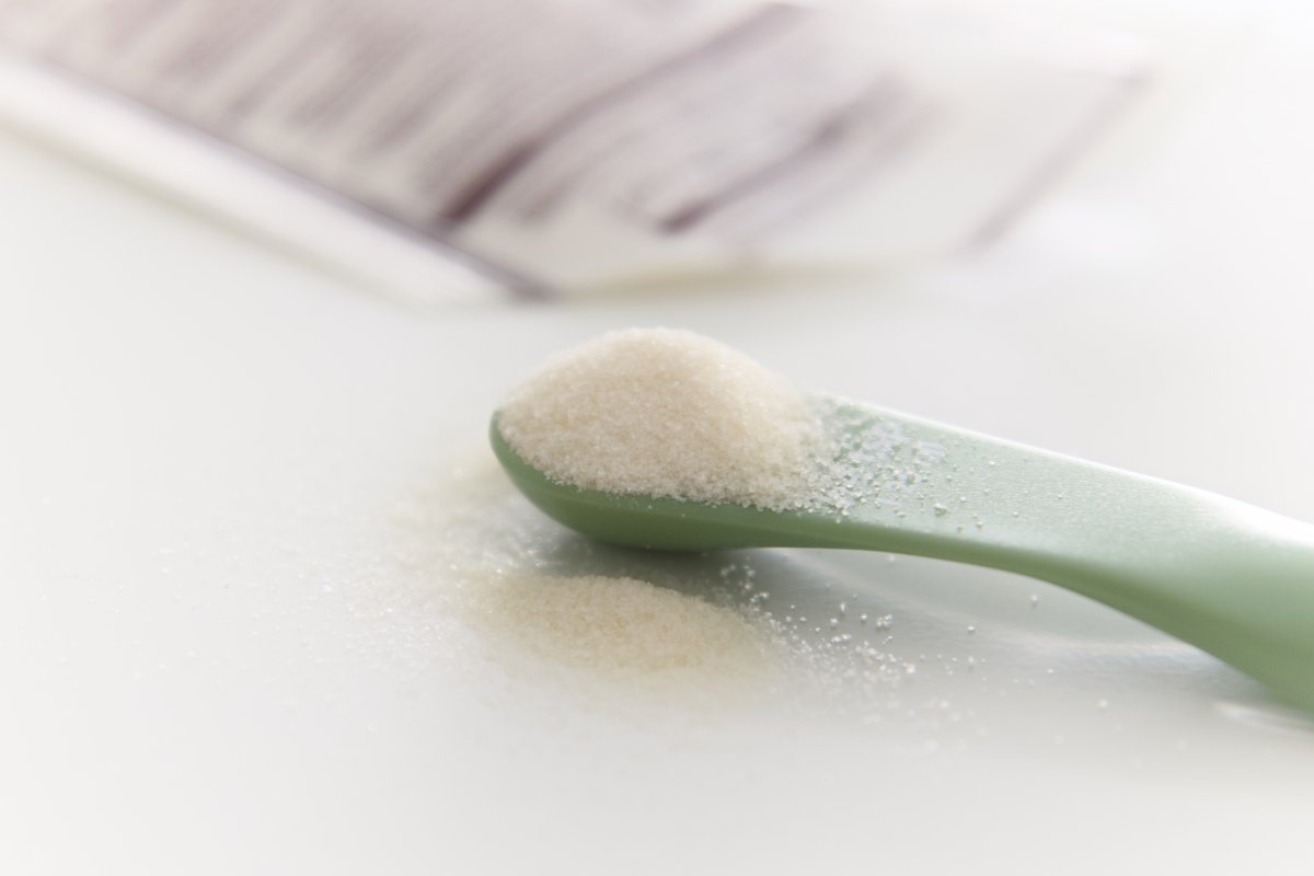 Un sobre de grenetina o gelatina neutra usada en cocina