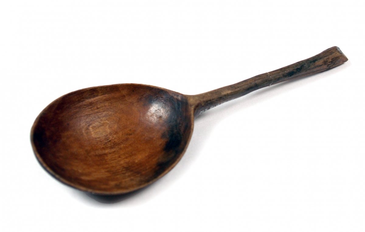 Una antigua cuchara de madera