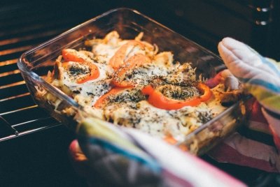 Qué recipientes son mejores para cocinar en el horno