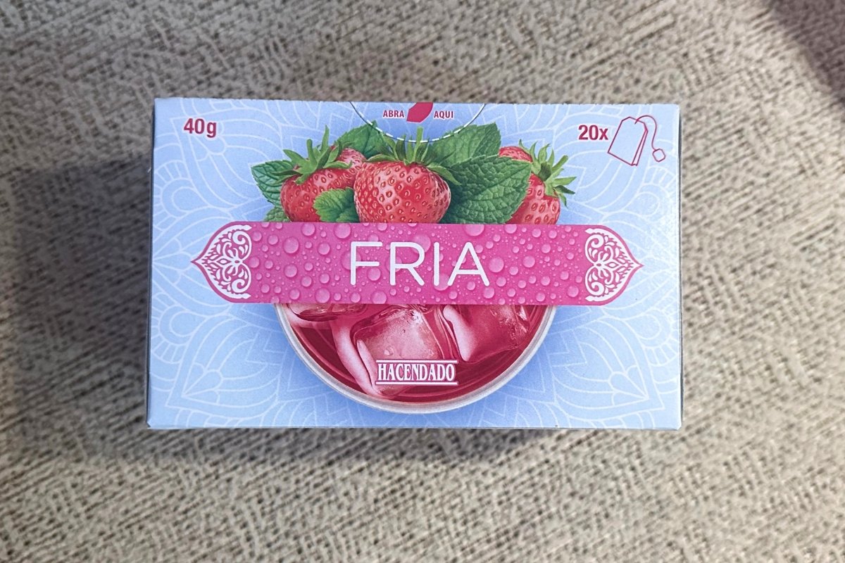 Una caja de la nueva infusión fría de Mercadona con sabor a fresa y hierbabuena
