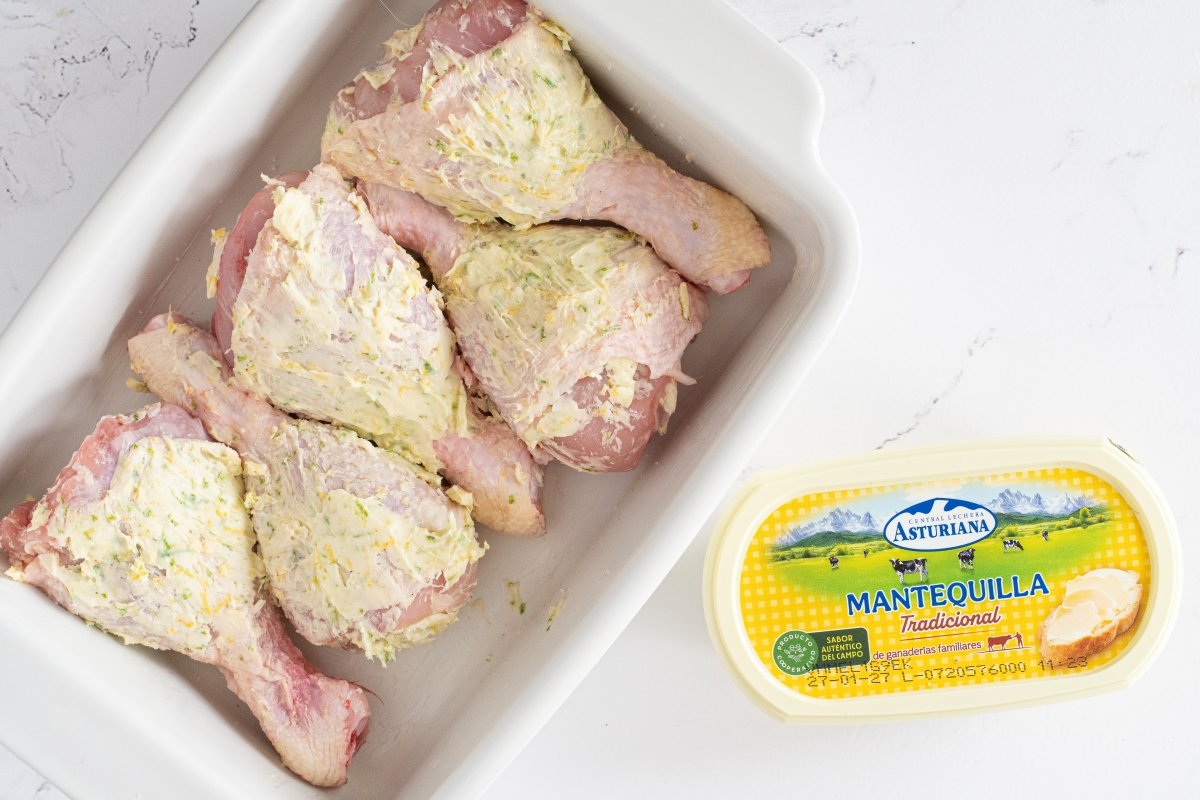 Untamos con mantequilla los jamoncitos
