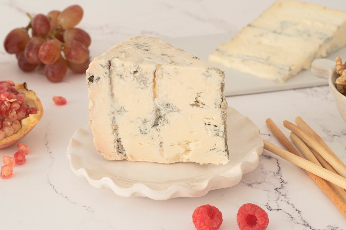 Variedad picante del queso azul Gorgonzola DOP