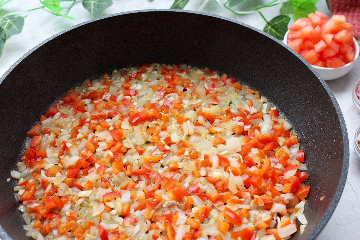 Vegetales sofritos del arroz a la milanesa