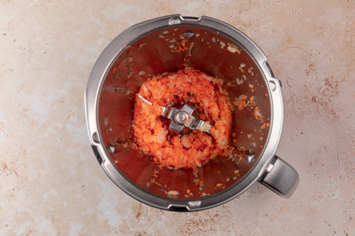 Verdura picada para los macarrones a la boloñesa en Thermomix