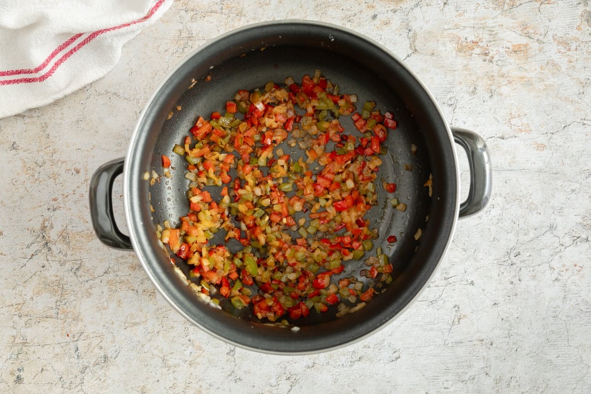 Verdura rehogada para el gazpacho de mero