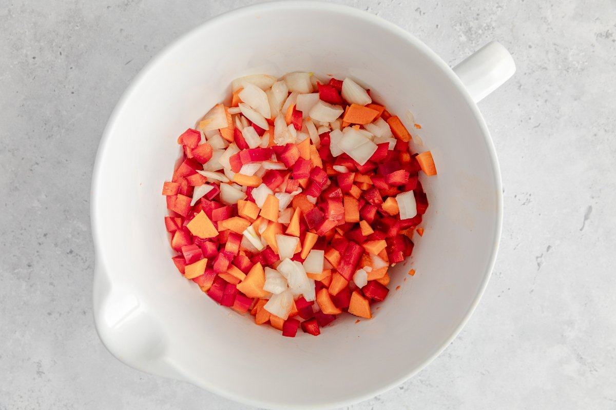 Verduras picadas para el potaje de garbanzos con verduras