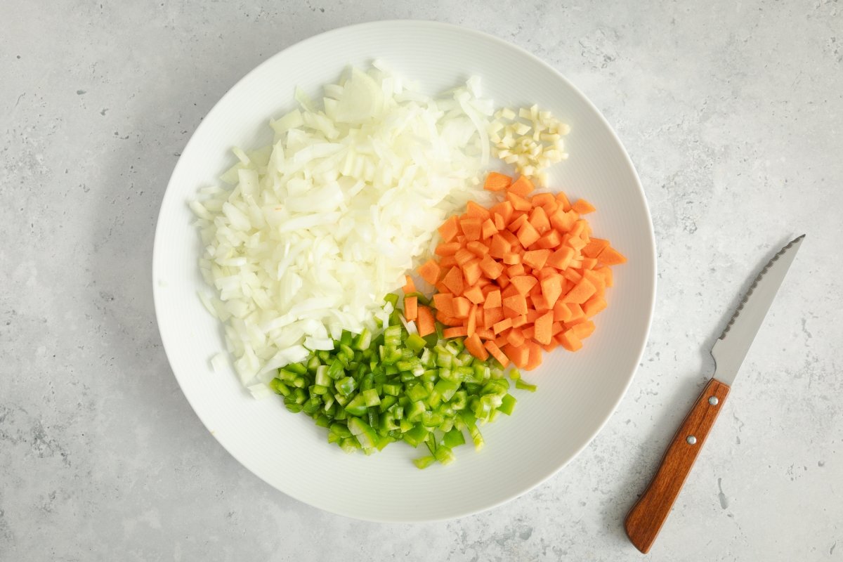 Verduras picadas para los garbanzos con arroz