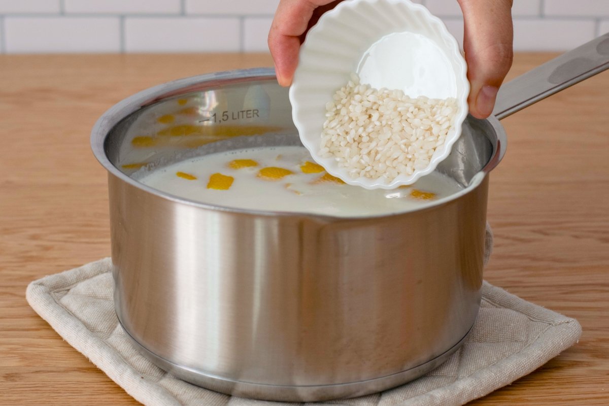 Vertemos el arroz del arroz con leche