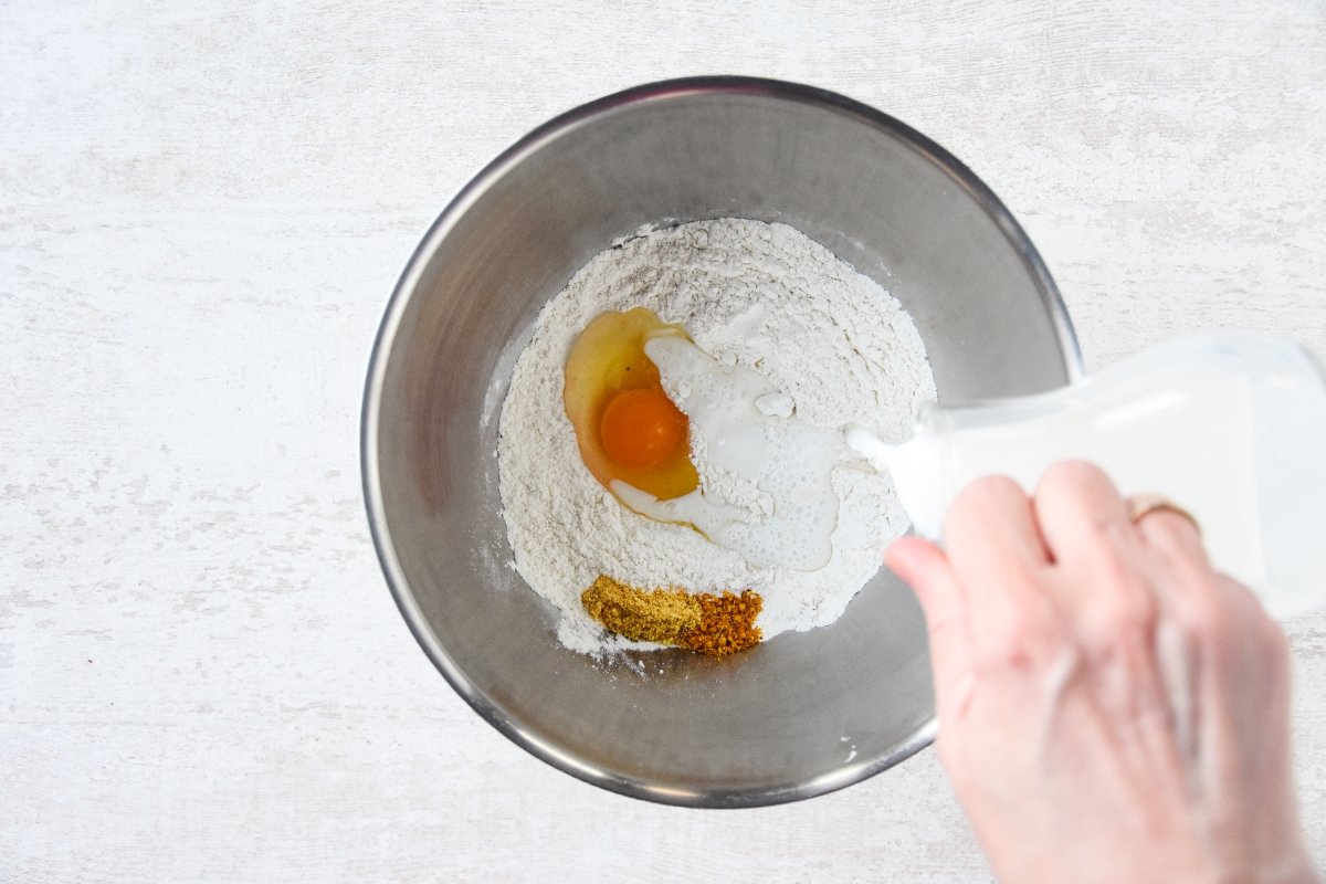 Vertemos la leche junto al resto de ingredientes