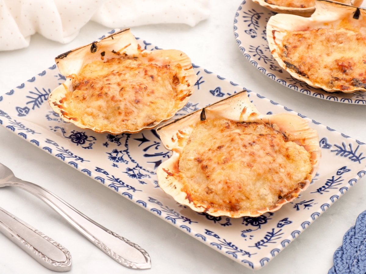 Vieiras rellenas listas para servir