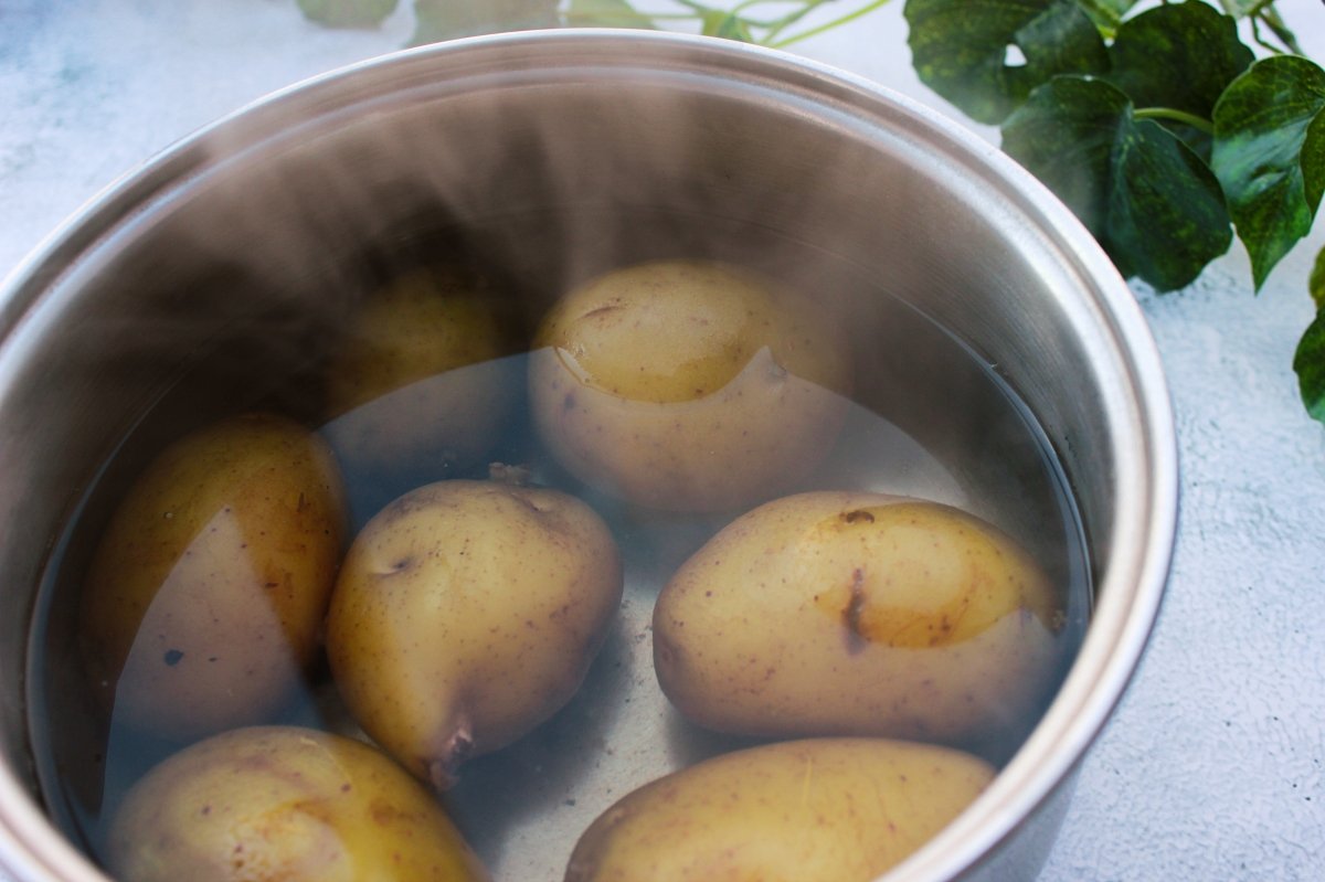 Vista de las patatas durante su cocción