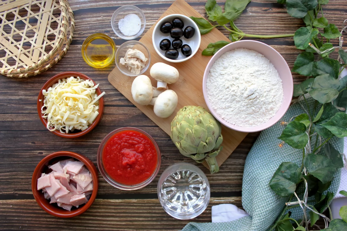 Vista de los ingredientes necesarios para hacer la pizza caprichosa