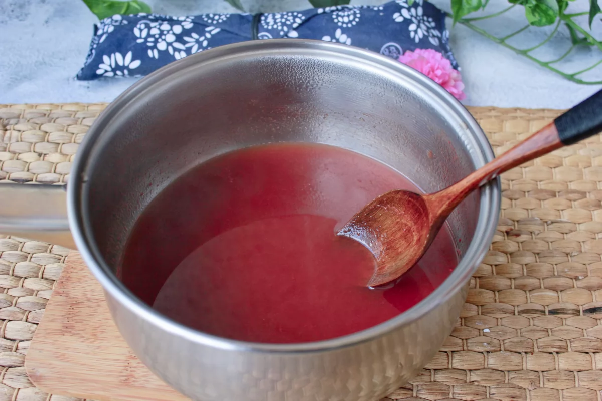 Salsa agridulce 3 Vista del cazo con la mezcla tras la primera cocción *