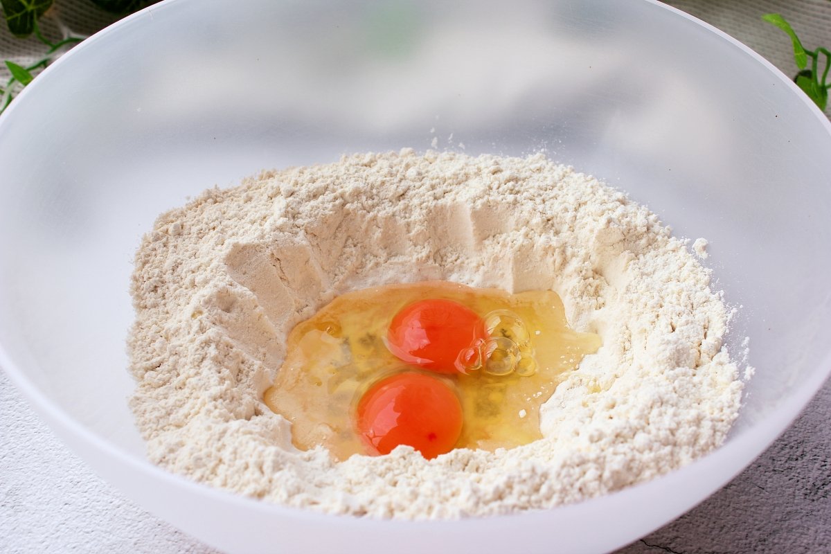Volcano with flour and eggs