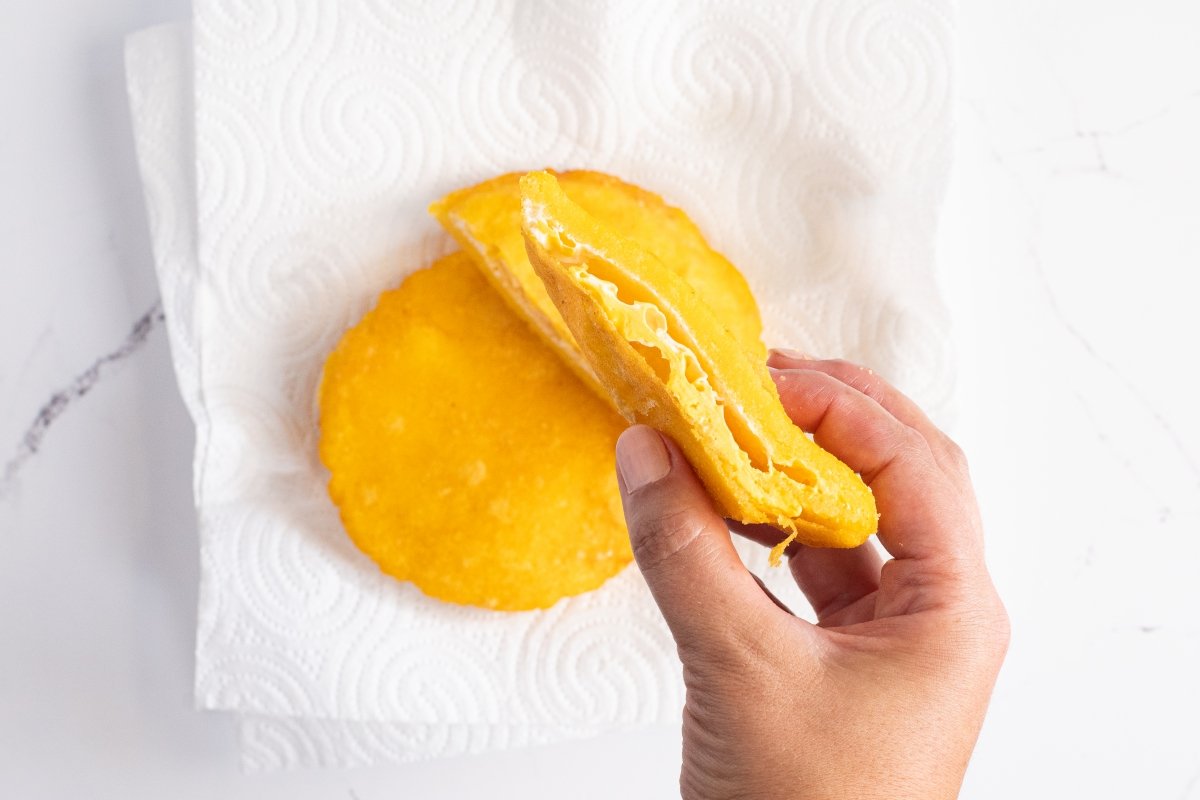Volvemos a freír las arepas de huevo