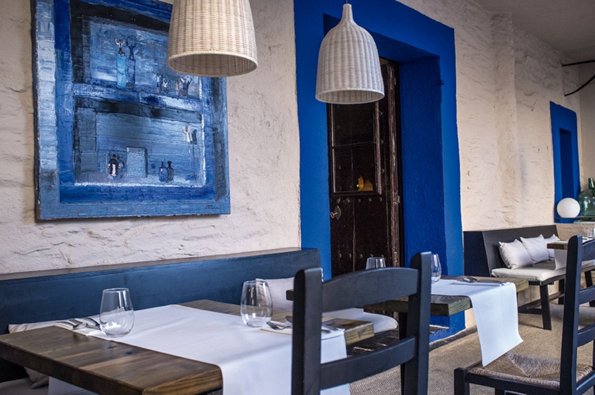 Zona exterior del restaurante Compartir en la localidad de Cadaqués